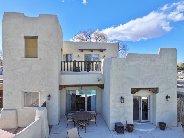 5531 Poblanos Court NW, Albuquerque, NM 87107