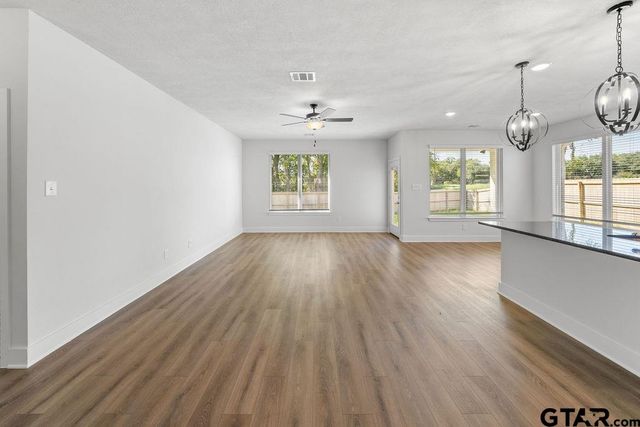 7015 Cottage Square, Tyler, TX 75703