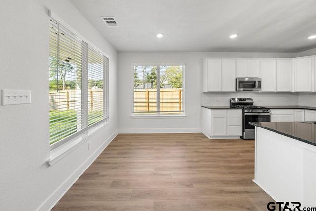 7015 Cottage Square, Tyler, TX 75703