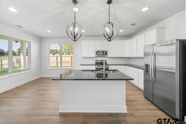 7015 Cottage Square, Tyler, TX 75703