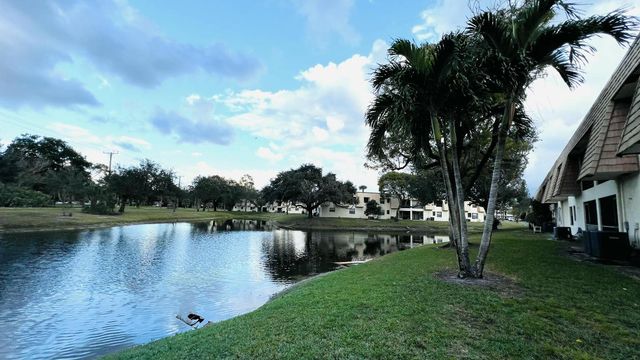 4205 Oak Terrace Drive 4205, Greenacres, FL 33463