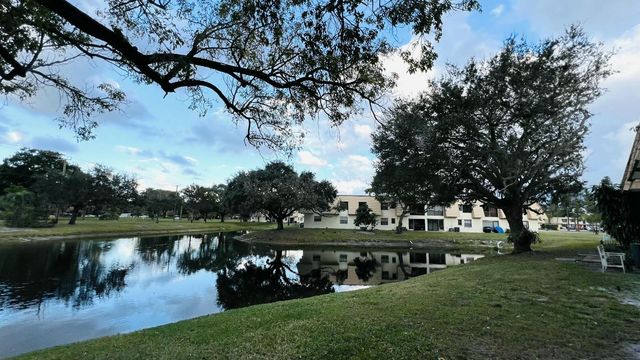 4205 Oak Terrace Drive 4205, Greenacres, FL 33463