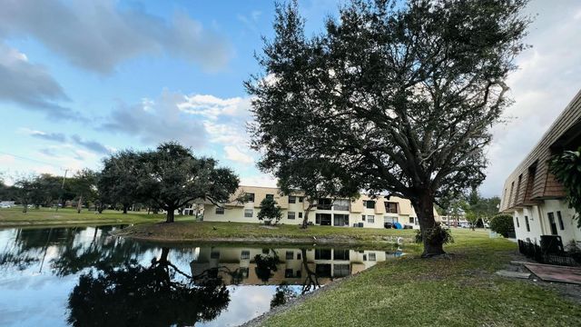 4205 Oak Terrace Drive 4205, Greenacres, FL 33463