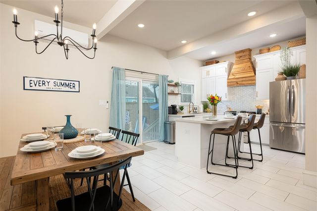 1021 Sealy Street, Galveston, TX 77550