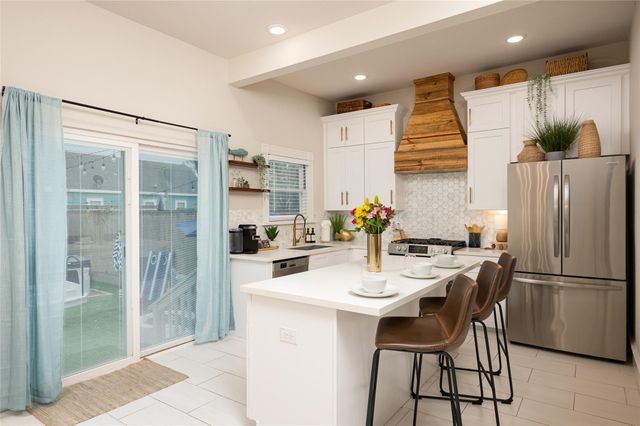 1021 Sealy Street, Galveston, TX 77550