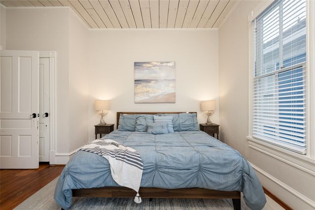 1021 Sealy Street, Galveston, TX 77550