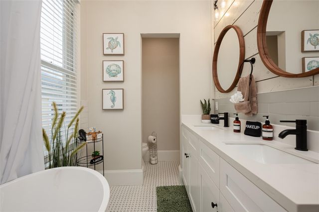 1021 Sealy Street, Galveston, TX 77550