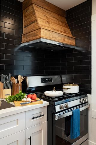 1021 Sealy Street, Galveston, TX 77550