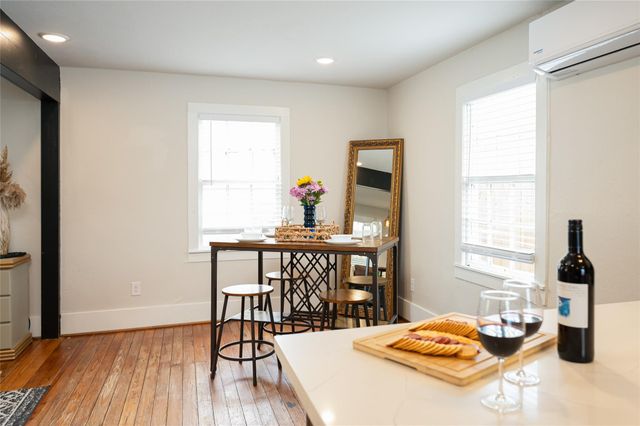 1021 Sealy Street, Galveston, TX 77550