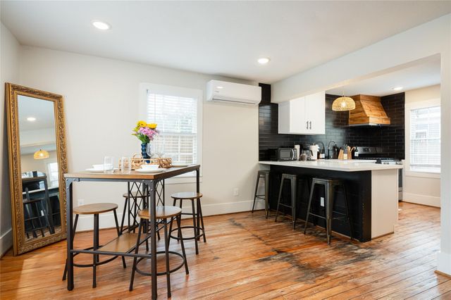 1021 Sealy Street, Galveston, TX 77550