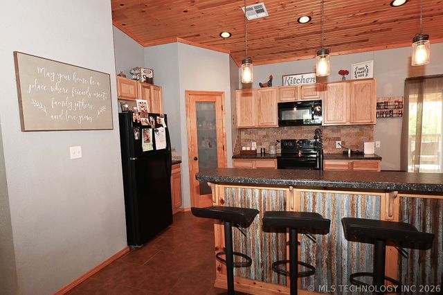 449272 E 982 Road, Vian, OK 74962