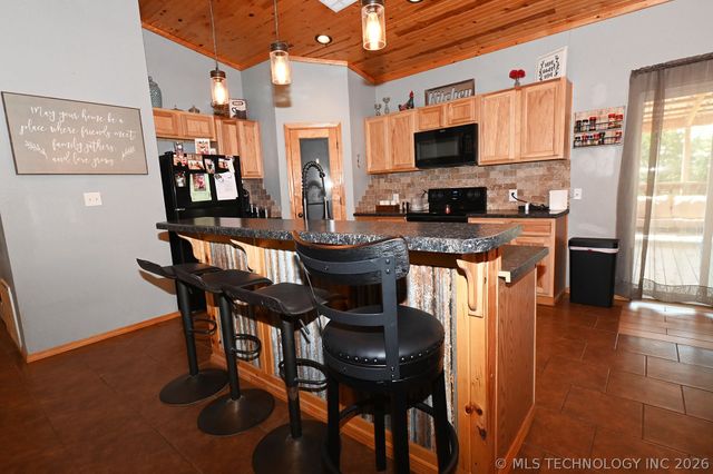 449272 E 982 Road, Vian, OK 74962