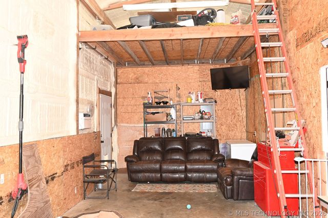 449272 E 982 Road, Vian, OK 74962