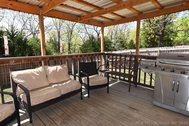 449272 E 982 Road, Vian, OK 74962