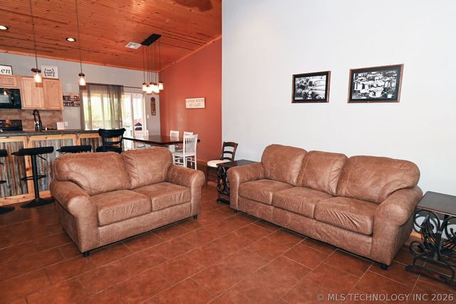 449272 E 982 Road, Vian, OK 74962