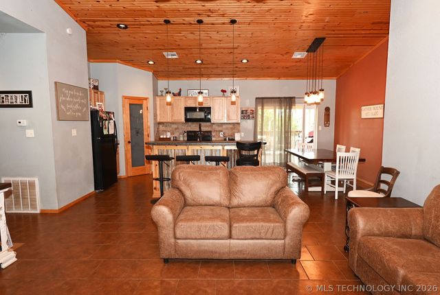 449272 E 982 Road, Vian, OK 74962