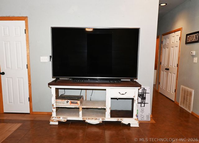 449272 E 982 Road, Vian, OK 74962