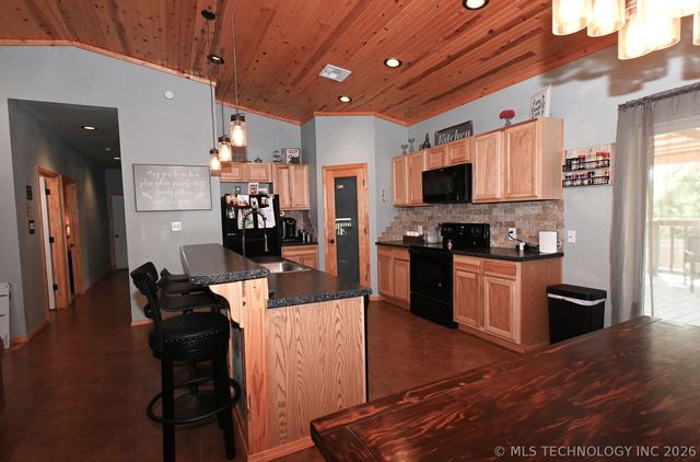 449272 E 982 Road, Vian, OK 74962