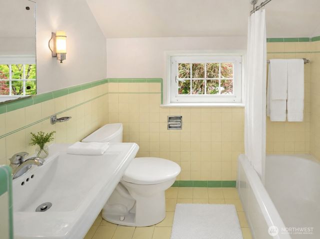 409 W Dravus Street, Seattle, WA 98119