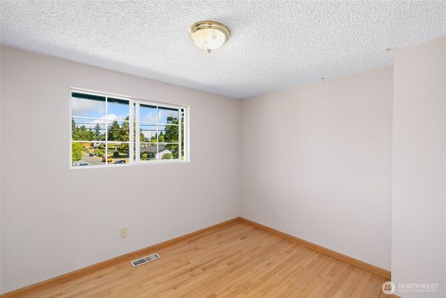 31229 10th Avenue S, Federal Way, WA 98003