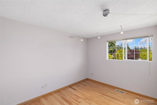 31229 10th Avenue S, Federal Way, WA 98003