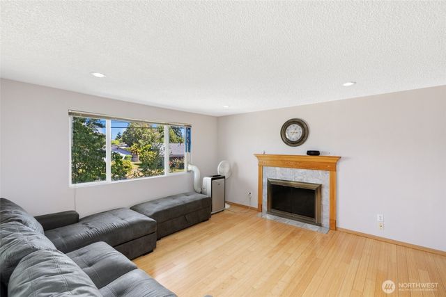 31229 10th Avenue S, Federal Way, WA 98003