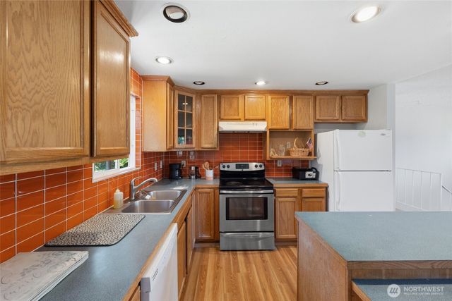 31229 10th Avenue S, Federal Way, WA 98003