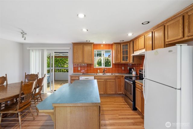 31229 10th Avenue S, Federal Way, WA 98003