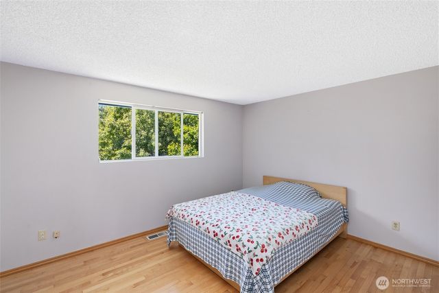 31229 10th Avenue S, Federal Way, WA 98003