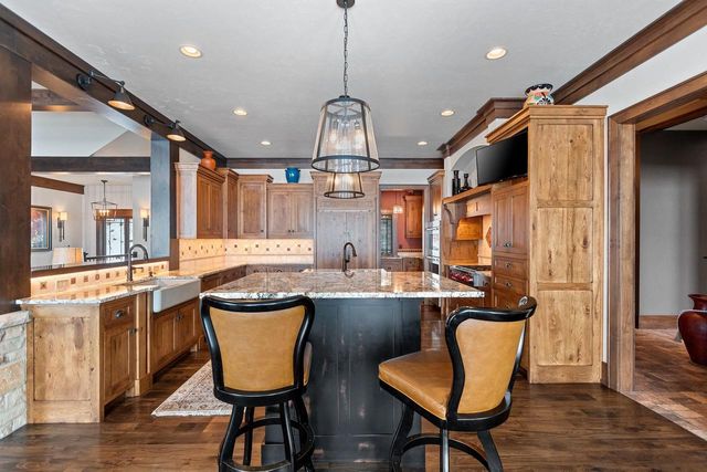 5229 EDGEWATER BEACH ROAD, Green Bay, WI 54311