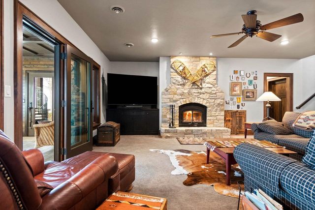 5229 EDGEWATER BEACH ROAD, Green Bay, WI 54311