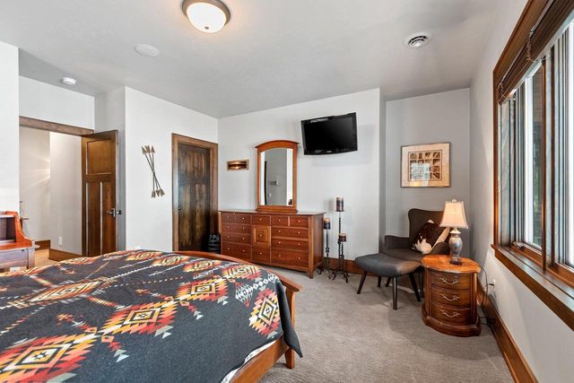 5229 EDGEWATER BEACH ROAD, Green Bay, WI 54311