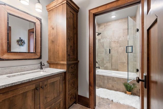 5229 EDGEWATER BEACH ROAD, Green Bay, WI 54311