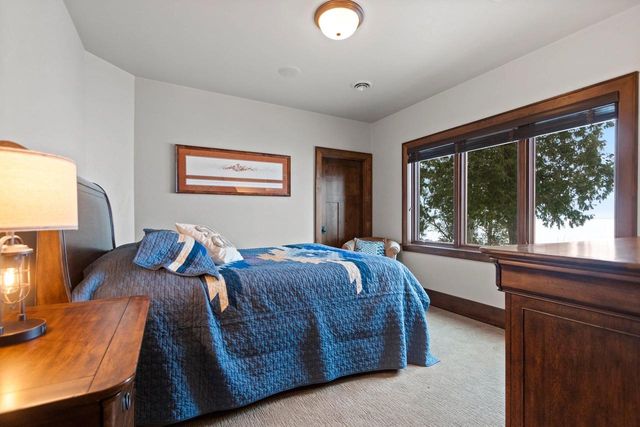 5229 EDGEWATER BEACH ROAD, Green Bay, WI 54311