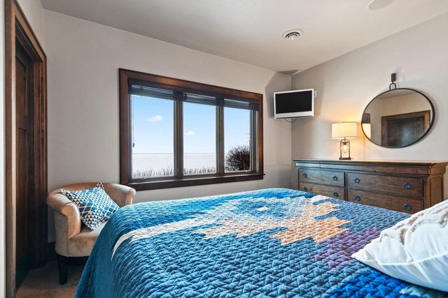 5229 EDGEWATER BEACH ROAD, Green Bay, WI 54311