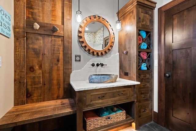 5229 EDGEWATER BEACH ROAD, Green Bay, WI 54311