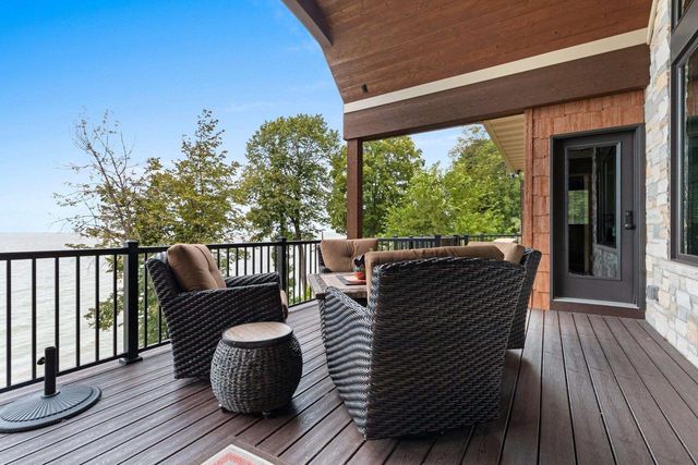 5229 EDGEWATER BEACH ROAD, Green Bay, WI 54311