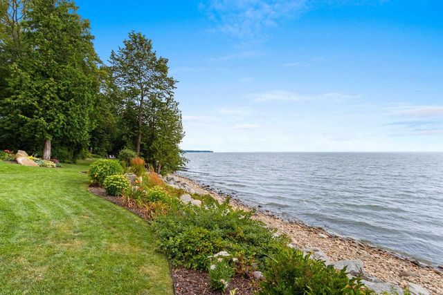 5229 EDGEWATER BEACH ROAD, Green Bay, WI 54311