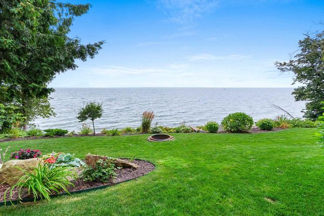 5229 EDGEWATER BEACH ROAD, Green Bay, WI 54311