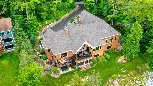 5229 EDGEWATER BEACH ROAD, Green Bay, WI 54311