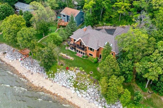 5229 EDGEWATER BEACH ROAD, Green Bay, WI 54311