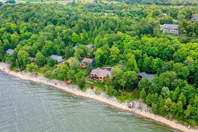 5229 EDGEWATER BEACH ROAD, Green Bay, WI 54311
