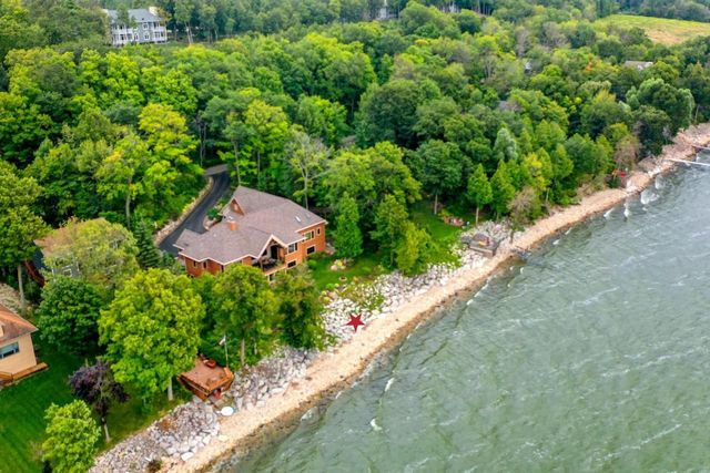5229 EDGEWATER BEACH ROAD, Green Bay, WI 54311