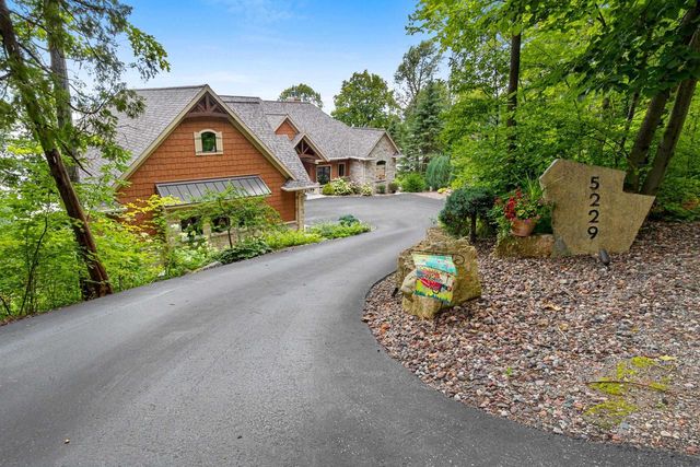 5229 EDGEWATER BEACH ROAD, Green Bay, WI 54311