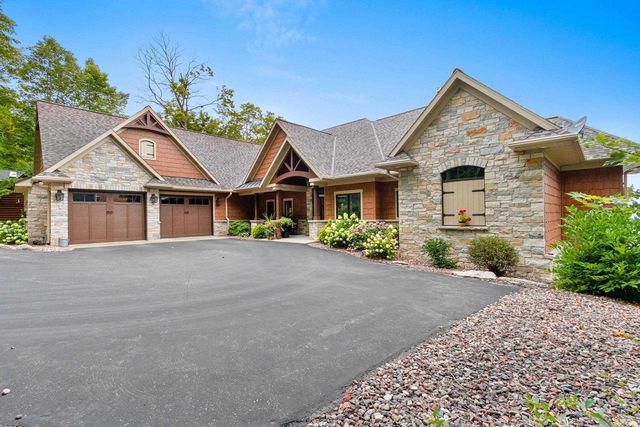 5229 EDGEWATER BEACH ROAD, Green Bay, WI 54311