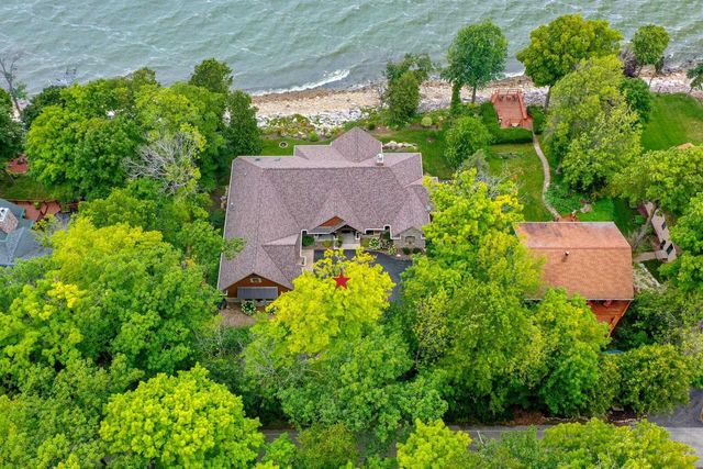 5229 EDGEWATER BEACH ROAD, Green Bay, WI 54311