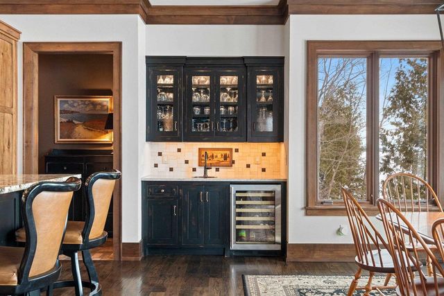 5229 EDGEWATER BEACH ROAD, Green Bay, WI 54311