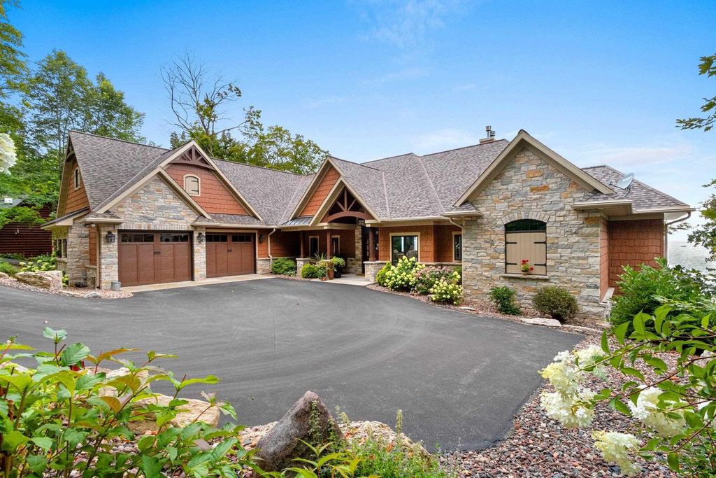 5229 EDGEWATER BEACH ROAD, Green Bay, WI 54311