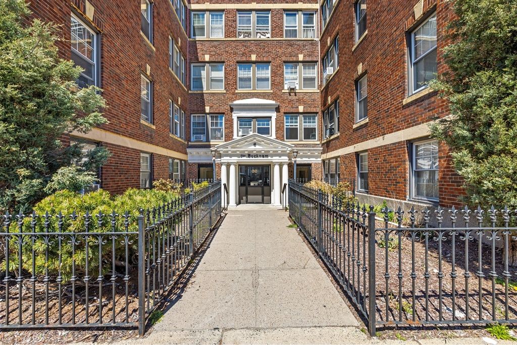 68 Linden St 49, Everett, MA 02149