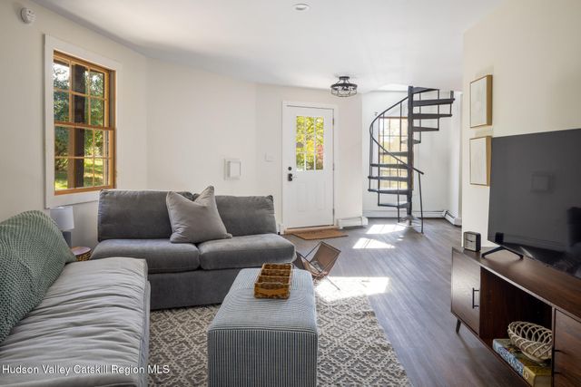 286 Tommy Trail, Athens, NY 12015